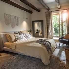  4 Bedroom Villa with Infinity Pool near Rovinj, Istria, Sleeps 8